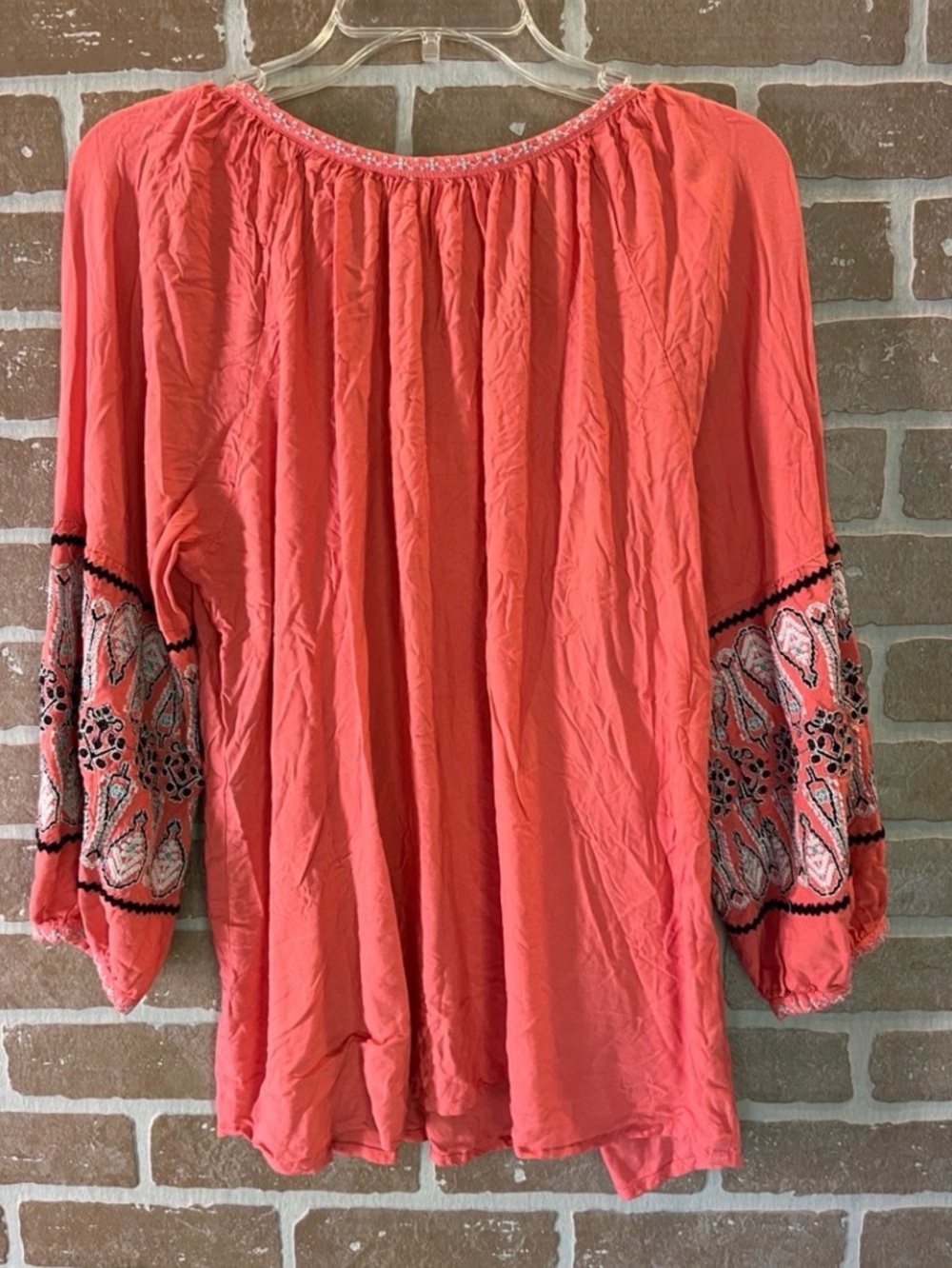 Solitaire Coral Embroidered Peasant Tunic - Picture 5 of 8